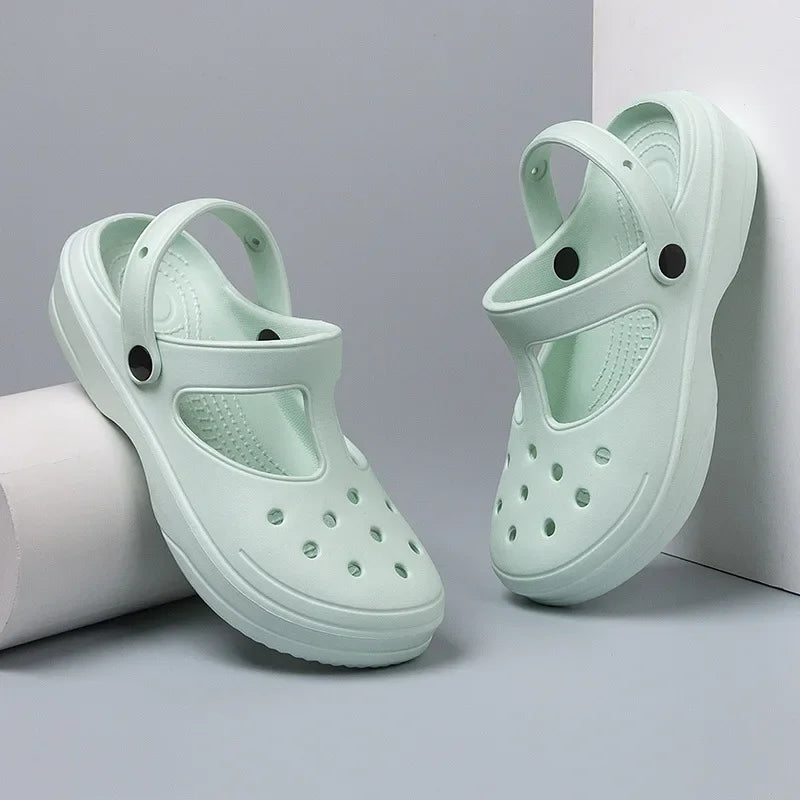 Summer Comfortable Clogs Slippers for Women Lightweight Anti Slip Beach Sandals Woman Fashion White EVA Waterproof Garden Shoes