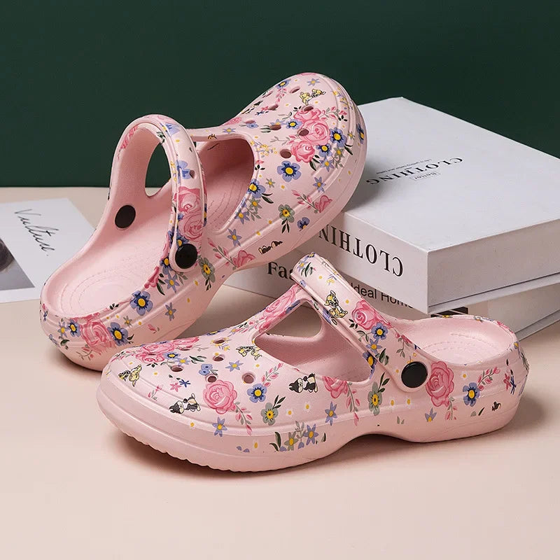 Summer Comfortable Clogs Slippers for Women Lightweight Anti Slip Beach Sandals Woman Fashion White EVA Waterproof Garden Shoes