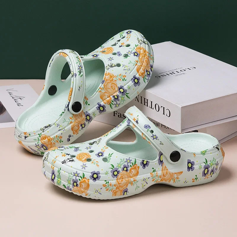 Summer Comfortable Clogs Slippers for Women Lightweight Anti Slip Beach Sandals Woman Fashion White EVA Waterproof Garden Shoes