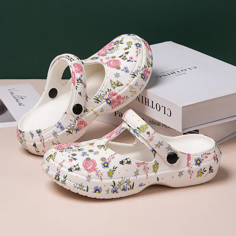 Summer Comfortable Clogs Slippers for Women Lightweight Anti Slip Beach Sandals Woman Fashion White EVA Waterproof Garden Shoes