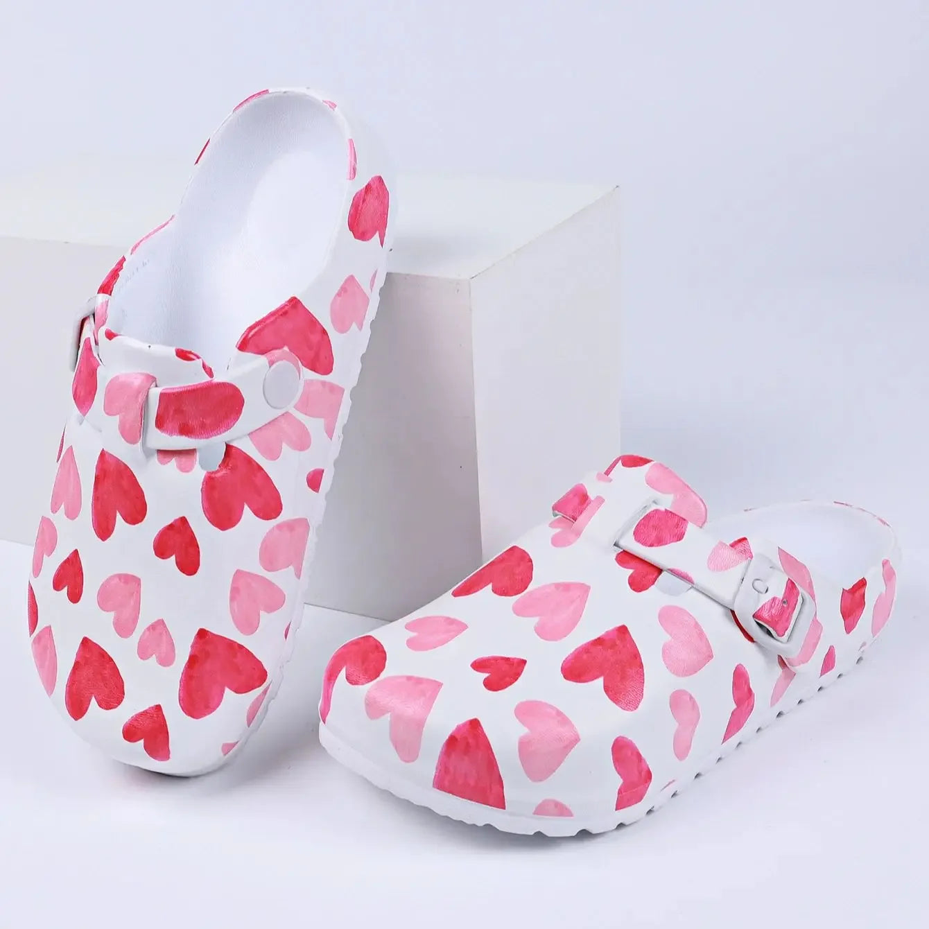 Women's Fashion Heart Print Outdoor Garden Shoes Casual EVA Sandals Comfortable Clogs for Garden Walking